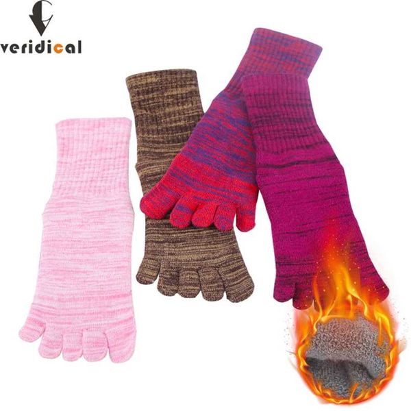 5 pairs/lot 5 finger socks woman thick solid cotton winter thermo terry socks boneless anti-bacterial socks with toes colorful 211204, Black;white
5 pairs/lot 5 finger socks woman thick solid cotton winter thermo terry socks boneless anti-bacterial socks with toes colorful 211204, Black;white