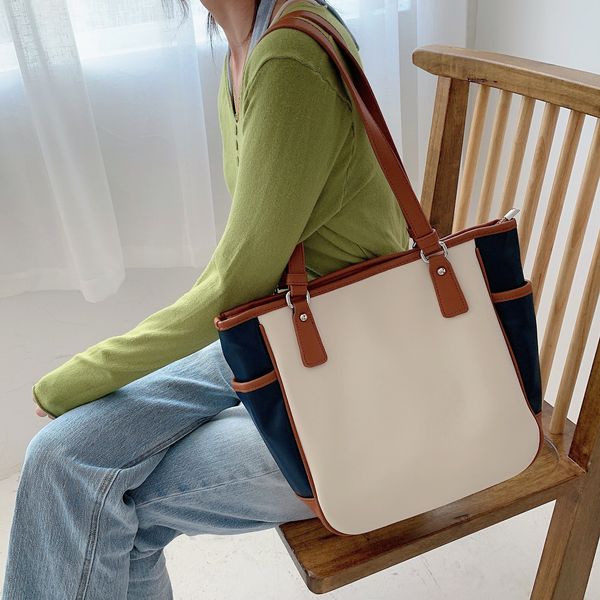 2021 solid color shoulder bag women hand bag ladies pu leather women's office big tote lady high capacity handbags and purses c0225
2021 solid color shoulder bag women hand bag ladies pu leather women's office big tote lady high capacity handbags and purses c0225