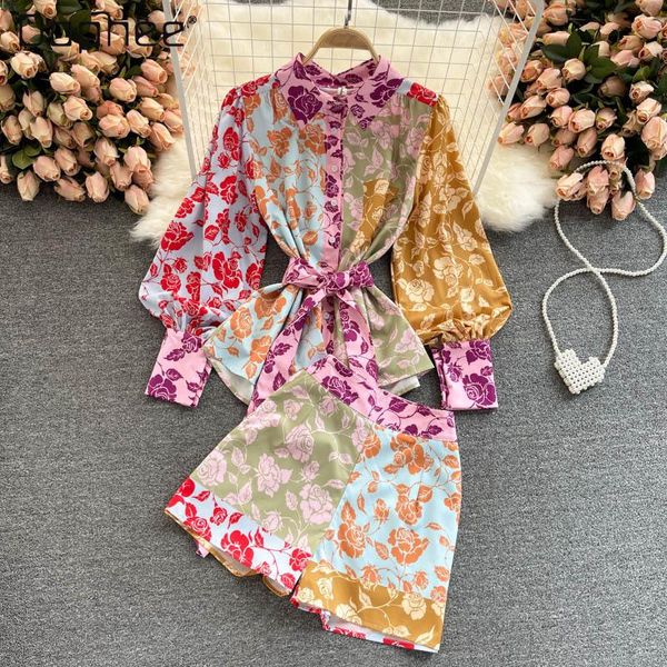 women's tracksuits 2021 summer long sleeve color matching printed shirt all-matching high waist wide leg shorts two piece suit, Gray
women's tracksuits 2021 summer long sleeve color matching printed shirt all-matching high waist wide leg shorts two piece suit, Gray