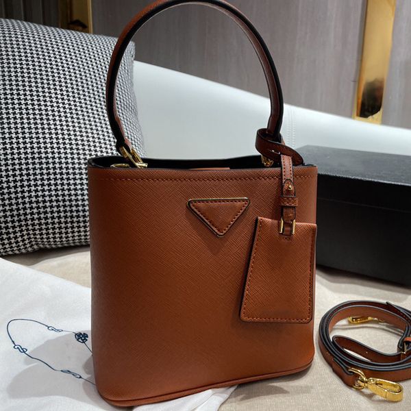 5a handbag women designer bags trendy large-capacity portable female messenger tote bag
5a handbag women designer bags trendy large-capacity portable female messenger tote bag