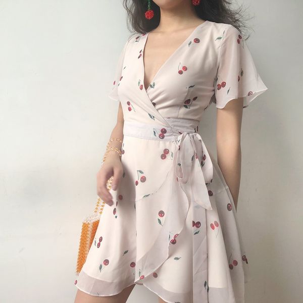 summer french flower cherry print ruffled white dress women lace cross lacing up elegant bow mini girl sundress 2021 robe, Black;gray
summer french flower cherry print ruffled white dress women lace cross lacing up elegant bow mini girl sundress 2021 robe, Black;gray