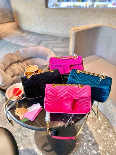 gift box packaging marmon designer women's four-color classic velvet one-shoulder messenger bag size 27cm
gift box packaging marmon designer women's four-color classic velvet one-shoulder messenger bag size 27cm