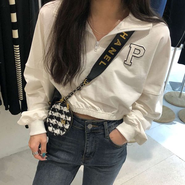 reciyocto's polo collar short solid color pullover women's autumn korean casual waist closing small sweater, Black
reciyocto's polo collar short solid color pullover women's autumn korean casual waist closing small sweater, Black