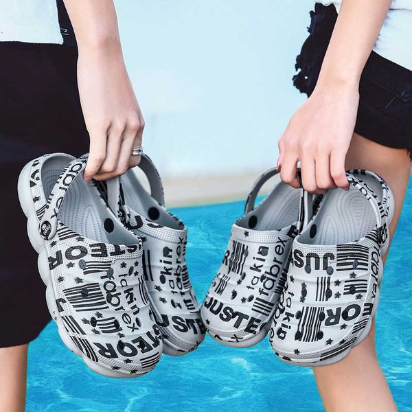 2020 summer dongdong shoes outdoor sandals baotou hollow large size couple beach and women's drifting slippers, Black
2020 summer dongdong shoes outdoor sandals baotou hollow large size couple beach and women's drifting slippers, Black