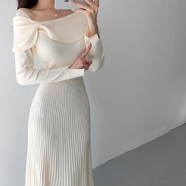 casual dresses 2021 women high waist slim knitted elegant solid pleated gentle noble female fall winter office lady vestidos, Black;gray
casual dresses 2021 women high waist slim knitted elegant solid pleated gentle noble female fall winter office lady vestidos, Black;gray