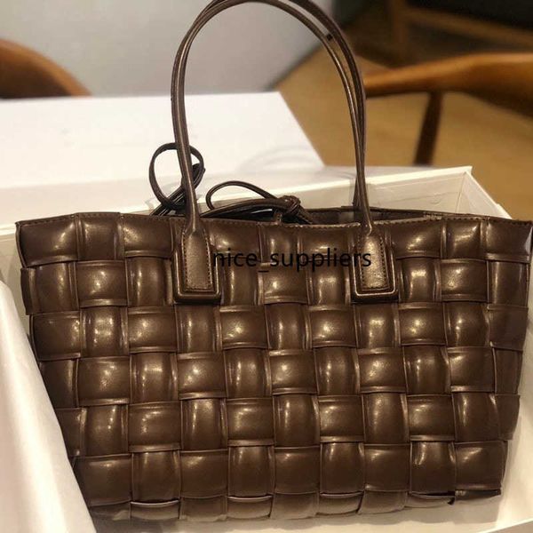 designer luxury bag large capacity package handbag fashion genuine leather crochet hollow out plain glossy women's leather handbag
designer luxury bag large capacity package handbag fashion genuine leather crochet hollow out plain glossy women's leather handbag