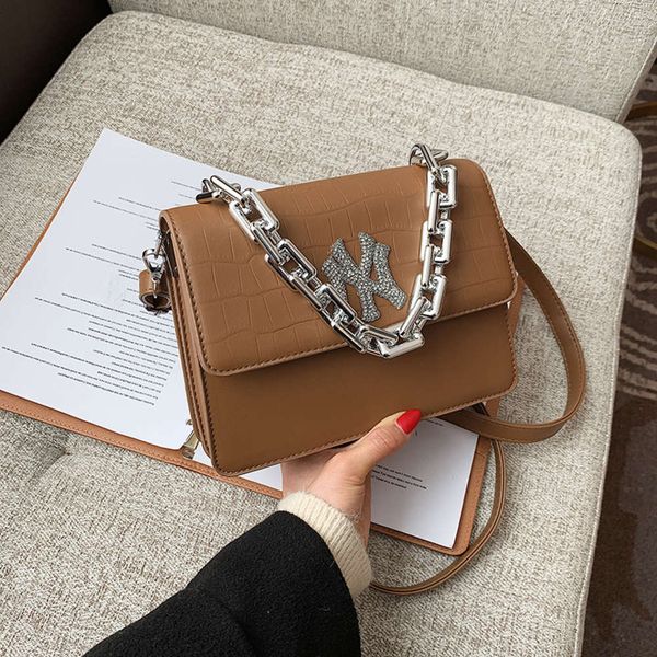2020 new korean chain wrist handbag small square single shoulder women's messenger bag fashion
2020 new korean chain wrist handbag small square single shoulder women's messenger bag fashion