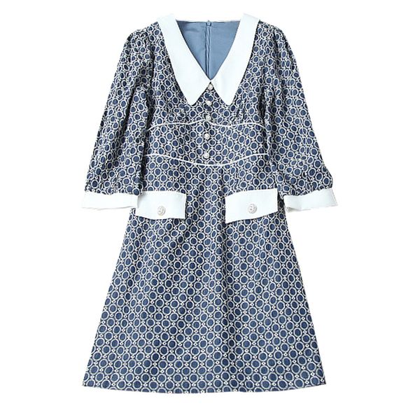 autumn and winter slim youthful sweet turn-down doll collar 3/4 sleeve high waist a- line skirt small embroidered denim dress, White;black
autumn and winter slim youthful sweet turn-down doll collar 3/4 sleeve high waist a- line skirt small embroidered denim dress, White;black