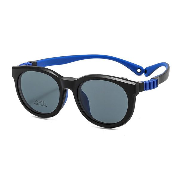 sunglasses doisyer children's detachable sleeve multipurpose polarizing can be used as an anti-blue lens, White;black
sunglasses doisyer children's detachable sleeve multipurpose polarizing can be used as an anti-blue lens, White;black