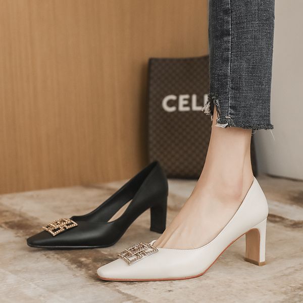 dress shoes female high heels shoes, thick, comfortable shoes with metal details, complete decoration, , khdc, Black
dress shoes female high heels shoes, thick, comfortable shoes with metal details, complete decoration, , khdc, Black