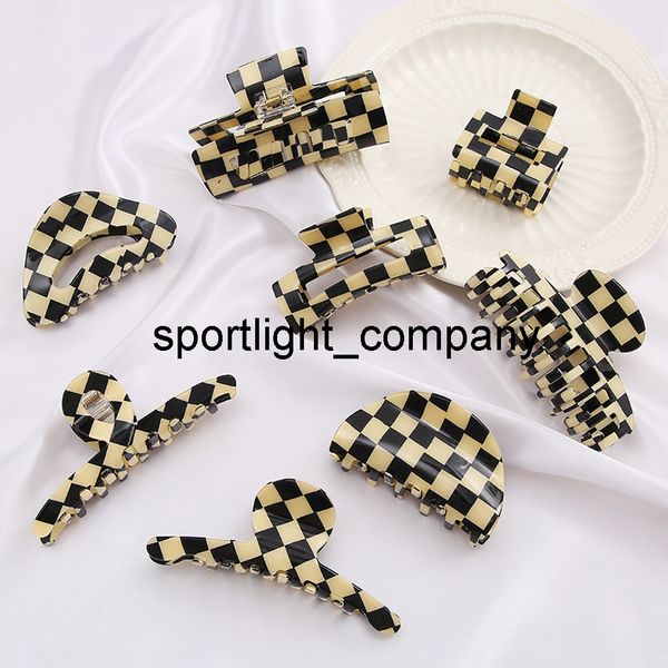 2022 elegant black white plaid grab clip large acetate hair clip crab hair claws for women girl hair accessories hair-style make, Slivery;white
2022 elegant black white plaid grab clip large acetate hair clip crab hair claws for women girl hair accessories hair-style make, Slivery;white