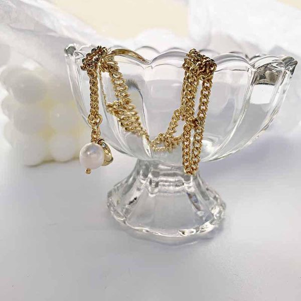 charm bracelets fashion lady winding chain bracelet temperament girl natural pearl pendant 2021 latest jewelry, Golden;silver
charm bracelets fashion lady winding chain bracelet temperament girl natural pearl pendant 2021 latest jewelry, Golden;silver