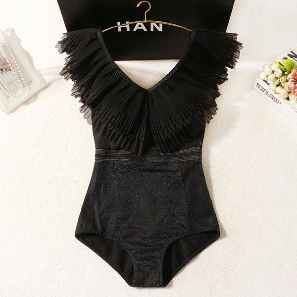 2021 new female black one piece swimsuit ruffle swimwear women retro vintage bathing suit beachwear holiday wear monokini
2021 new female black one piece swimsuit ruffle swimwear women retro vintage bathing suit beachwear holiday wear monokini