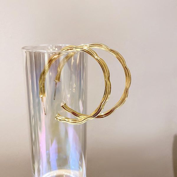 hoop & huggie srcoi gold color open c shape round earrings bohemian big exaggerated wave geometric circle hoops design 2021, Golden;silver
hoop & huggie srcoi gold color open c shape round earrings bohemian big exaggerated wave geometric circle hoops design 2021, Golden;silver
