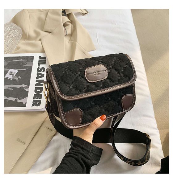 women's 2020 korean version lingge embroidery square small fragrance single bag wide shoulder belt fashion messenger
women's 2020 korean version lingge embroidery square small fragrance single bag wide shoulder belt fashion messenger