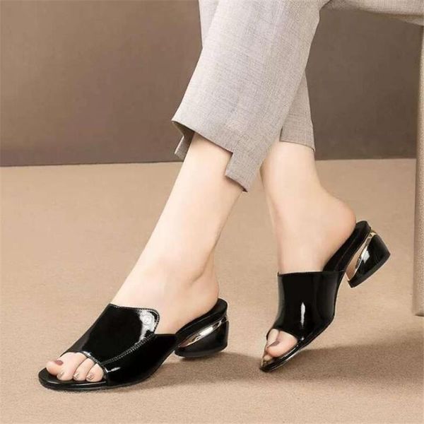 slippers plus size 42 pu leather sewing sequined hoof heels fish mouth non-slip rome women shoes designer open toe sandals 2021, Black
slippers plus size 42 pu leather sewing sequined hoof heels fish mouth non-slip rome women shoes designer open toe sandals 2021, Black