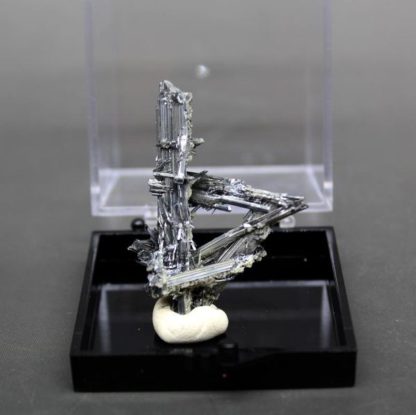 decorative objects & figurines 100% natural rare stibnite mineral specimen stones and crystals healing quartz gemstones box size 5.2cm
decorative objects & figurines 100% natural rare stibnite mineral specimen stones and crystals healing quartz gemstones box size 5.2cm