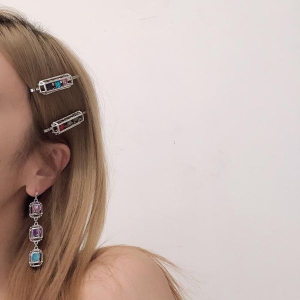 stud european and american zircon earrings female ins style hairpin for women girls temperament sweet shiny party jewelry gift 2021, Golden;silver
stud european and american zircon earrings female ins style hairpin for women girls temperament sweet shiny party jewelry gift 2021, Golden;silver