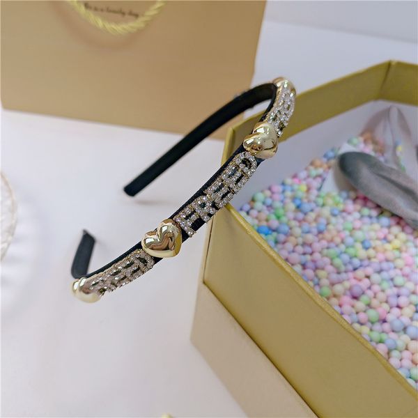75% off design new red diamond alloy baroque wind hair hoop french head female buckle pin ornament, Silver
75% off design new red diamond alloy baroque wind hair hoop french head female buckle pin ornament, Silver