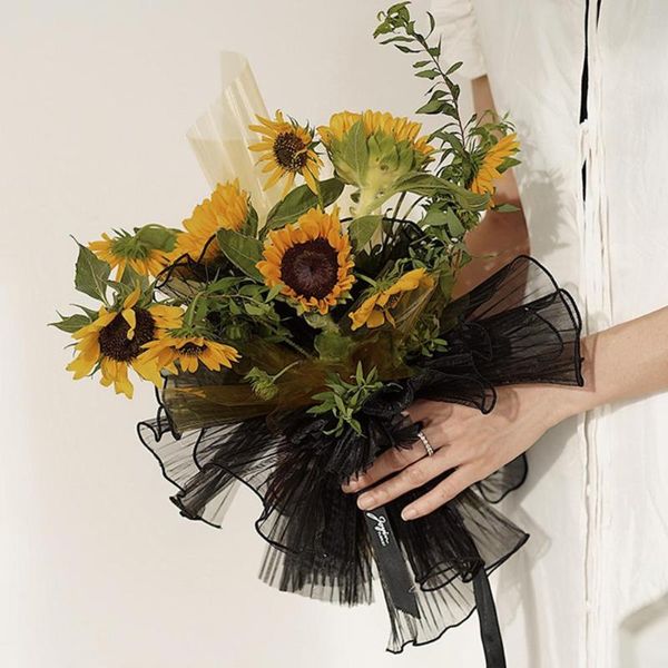 party decoration wave lace paper diy handmade flower bouquet beautiful wrapping net yarn florist packaging for wedding
party decoration wave lace paper diy handmade flower bouquet beautiful wrapping net yarn florist packaging for wedding