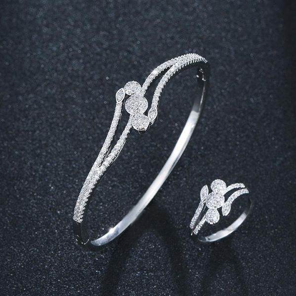 earrings & necklace hibride geometry bangle ring sets fashion dubai white bridal jewelry for women wedding brincos para as mulheres n-1713, Silver
earrings & necklace hibride geometry bangle ring sets fashion dubai white bridal jewelry for women wedding brincos para as mulheres n-1713, Silver