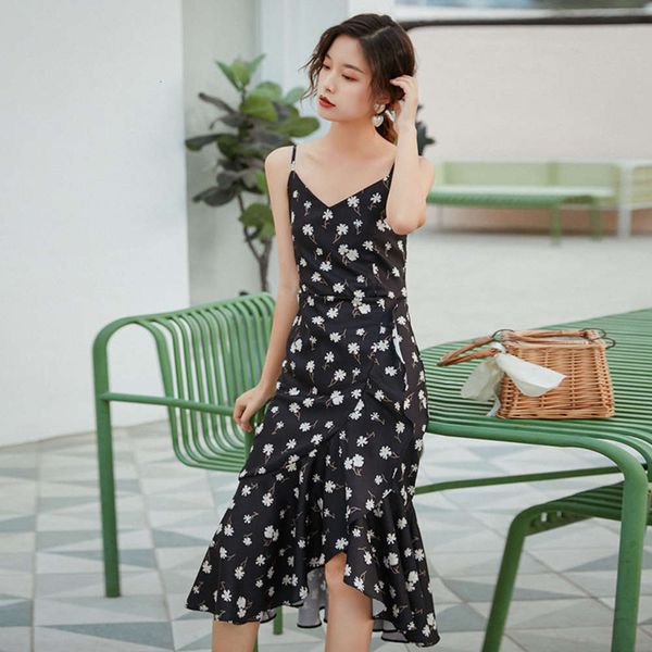 suspender women's summer black floral daisy french tea break dress chiffon v-neck skirt, Gray
suspender women's summer black floral daisy french tea break dress chiffon v-neck skirt, Gray