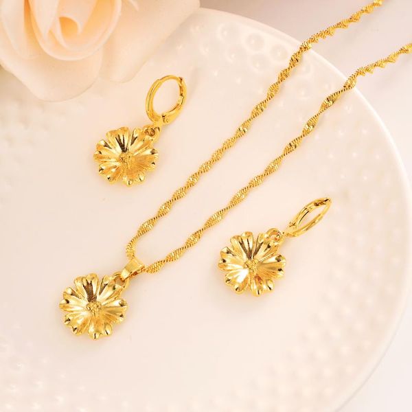 dubai fashion jewelry sets necklace flower shape pendant earrings jewelry gold dubai bridal wedding party gifts, Silver
dubai fashion jewelry sets necklace flower shape pendant earrings jewelry gold dubai bridal wedding party gifts, Silver