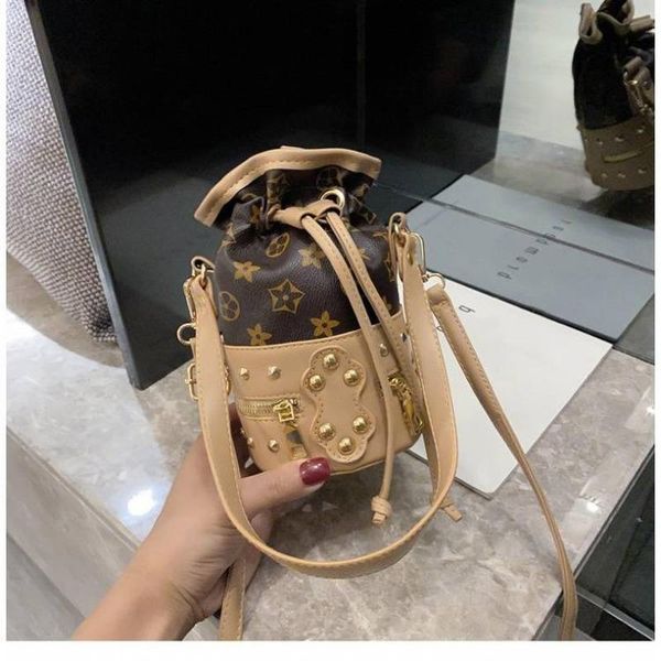 evening bags designer women 2021 metal chain bucket bag crossbody small handbag ladies purses shoulder
evening bags designer women 2021 metal chain bucket bag crossbody small handbag ladies purses shoulder