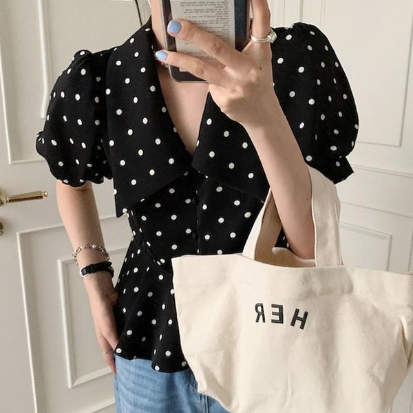women's blouses & shirts women 2021 summer korea temperament ladies retro lapel contrast color wave point puff sleeves hem ruffle, White
women's blouses & shirts women 2021 summer korea temperament ladies retro lapel contrast color wave point puff sleeves hem ruffle, White