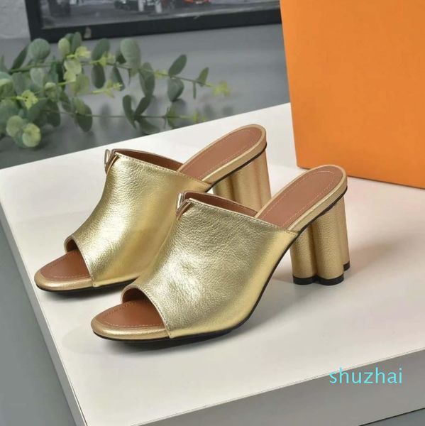 2021 classics women sandals fashion beach thick bottom slippers alphabet lady sandals leather high heel slides shoes, Black
2021 classics women sandals fashion beach thick bottom slippers alphabet lady sandals leather high heel slides shoes, Black