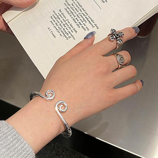 bangle retro bracelet for men and women fashion exquisite jewelry high sense personality european american 2021 trend, Black
bangle retro bracelet for men and women fashion exquisite jewelry high sense personality european american 2021 trend, Black