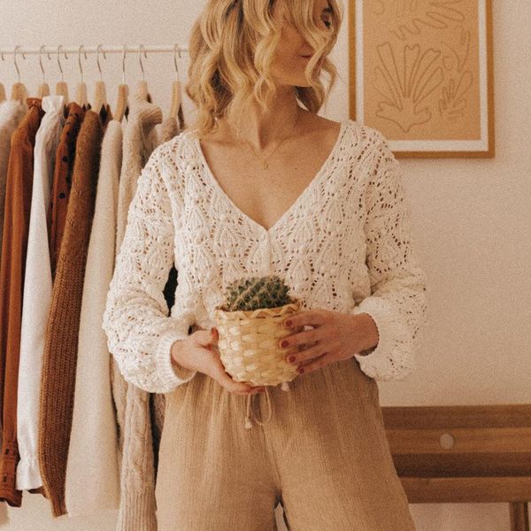 2021 new annette organic cotton jumper women long sleeve hollow out patterned knitted cardigan autumn winter vintage warm sweater gslr, White;black
2021 new annette organic cotton jumper women long sleeve hollow out patterned knitted cardigan autumn winter vintage warm sweater gslr, White;black