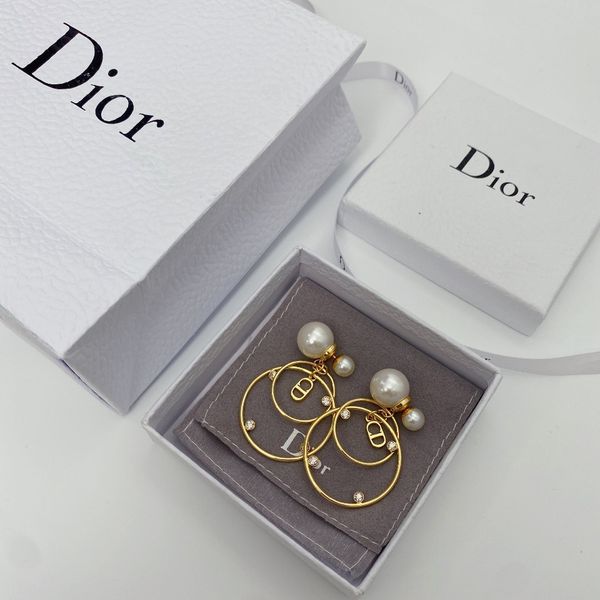 2021 new designer family earrings pearl earrings lady's letter pendant tassel, Golden
2021 new designer family earrings pearl earrings lady's letter pendant tassel, Golden