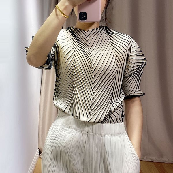 summer pleated miyak women's gradient t-shirt fashion irregular design personality tide brand horns sleeves was thin shirt obl6, White
summer pleated miyak women's gradient t-shirt fashion irregular design personality tide brand horns sleeves was thin shirt obl6, White