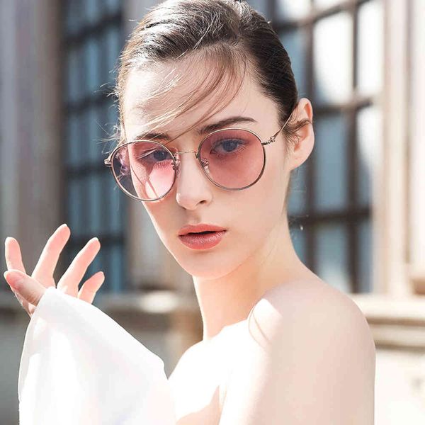 glasses loho sunglasses version elegant dazzling color gradient sunglasses, White;black
glasses loho sunglasses version elegant dazzling color gradient sunglasses, White;black