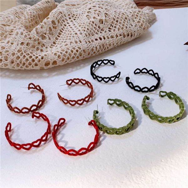 hbp korean east gate fashion temperament sweet girl heart color flocking hollow love c-shaped earrings, Silver
hbp korean east gate fashion temperament sweet girl heart color flocking hollow love c-shaped earrings, Silver