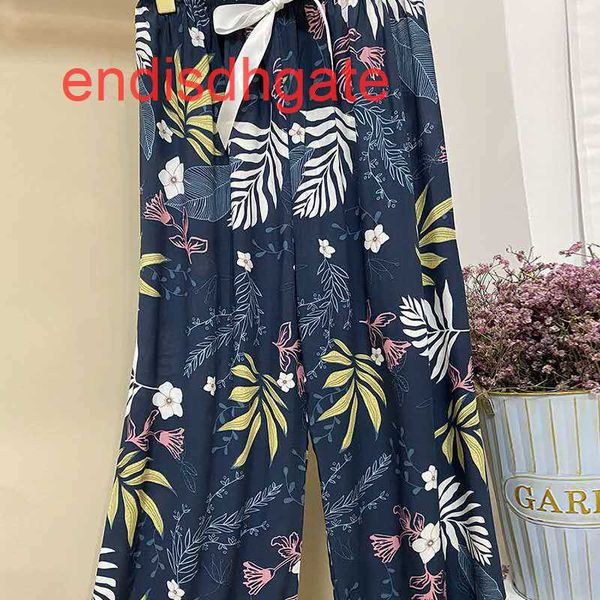 sagging 2020 pure leg cotton silk wide pants, elastic waist pajamas, mosquito proof, loose size capris, Black;white
sagging 2020 pure leg cotton silk wide pants, elastic waist pajamas, mosquito proof, loose size capris, Black;white