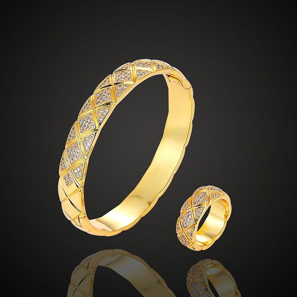 earrings & necklace theresa chanil overlapping cutting 3a zircon micro pave setting bangle&ring fashion jewelry set classic bra, Silver
earrings & necklace theresa chanil overlapping cutting 3a zircon micro pave setting bangle&ring fashion jewelry set classic bra, Silver
