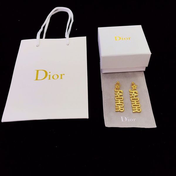 2021 new designer family high board female earrings fashion temperament diamond star silver needle, Golden
2021 new designer family high board female earrings fashion temperament diamond star silver needle, Golden