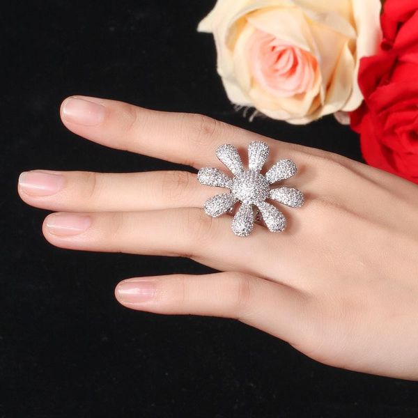 wedding rings daisy flower design white gold women's for women full pave rhinestone zircon classic jewelry ring, Slivery;golden
wedding rings daisy flower design white gold women's for women full pave rhinestone zircon classic jewelry ring, Slivery;golden