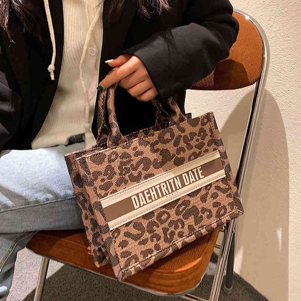 2022 factory wholesale new same portable shopping bag, fashion letter, large capacity hand carrying leopard print leisure women's bag
2022 factory wholesale new same portable shopping bag, fashion letter, large capacity hand carrying leopard print leisure women's bag