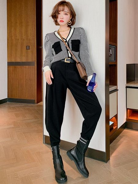 women's tracksuits contrast stripes single-breasted v-neck knitted cardigan + beamed harem pants suit 2021 autumn and winter, Gray
women's tracksuits contrast stripes single-breasted v-neck knitted cardigan + beamed harem pants suit 2021 autumn and winter, Gray