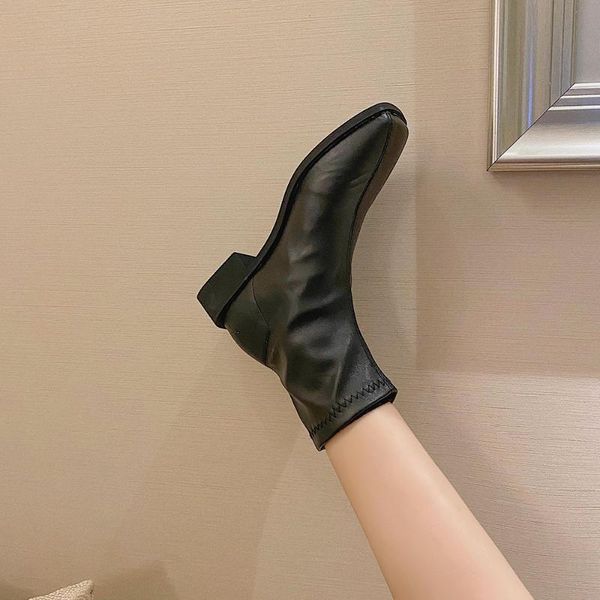 boots 2021 spring women's shoes fashion is thin and versatile square with retro british style short, Black
boots 2021 spring women's shoes fashion is thin and versatile square with retro british style short, Black