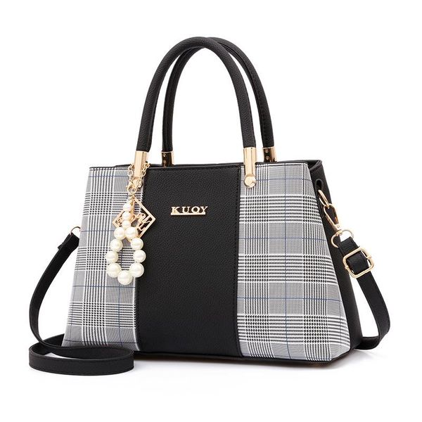 evening bags female bag autumn fashion trend pearl pendant handbag sweet lady stitching shoulder messenger
evening bags female bag autumn fashion trend pearl pendant handbag sweet lady stitching shoulder messenger