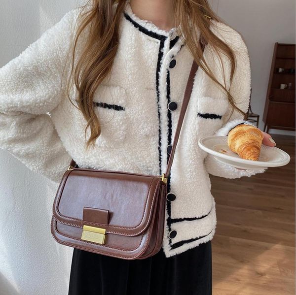 solid leather handbag new crossbody bags for women 2021 fashion messenger bag totes casual designer flap handbags female bags
solid leather handbag new crossbody bags for women 2021 fashion messenger bag totes casual designer flap handbags female bags