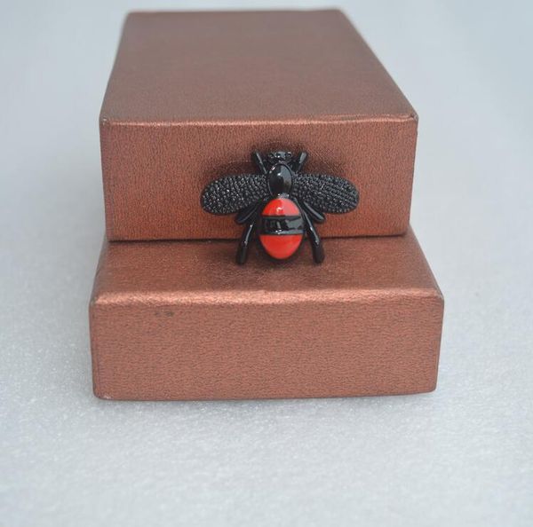 korean version of the new bee brooch black drip pin brooch lady suit pin insect series wild, Gray
korean version of the new bee brooch black drip pin brooch lady suit pin insect series wild, Gray