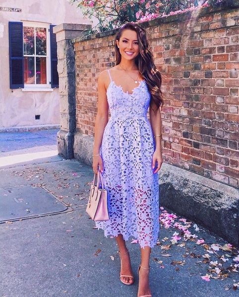 fashion sleeveless halter strap vintage women overtay v neck summer lace dress 2021 high waist backless bandage midi dress, Black;gray
fashion sleeveless halter strap vintage women overtay v neck summer lace dress 2021 high waist backless bandage midi dress, Black;gray