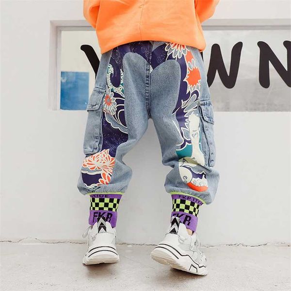hip-pop jeans for kid boys loose denim pants children jean trousers boy autumn casual novelty printed cotton pant with pocket 210927, Blue
hip-pop jeans for kid boys loose denim pants children jean trousers boy autumn casual novelty printed cotton pant with pocket 210927, Blue