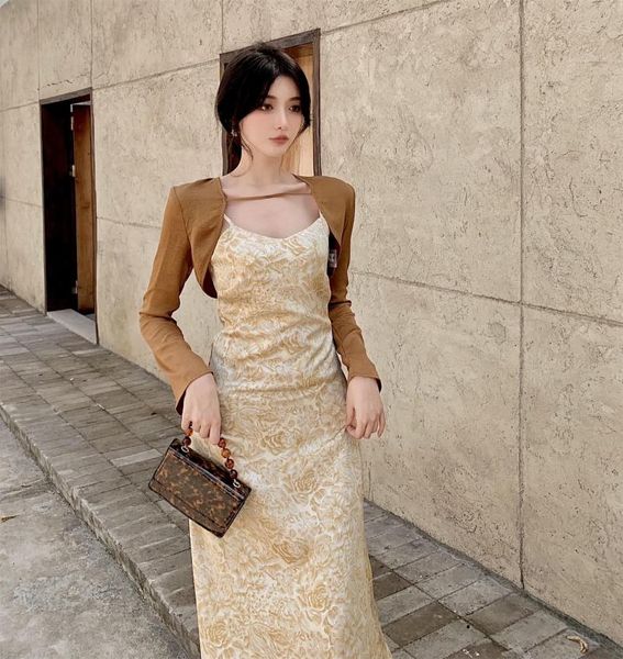 casual dresses firm offers printing long restoring ancient ways collect waist strap dress cape cardigan two-piece female temperament, Black;gray
casual dresses firm offers printing long restoring ancient ways collect waist strap dress cape cardigan two-piece female temperament, Black;gray