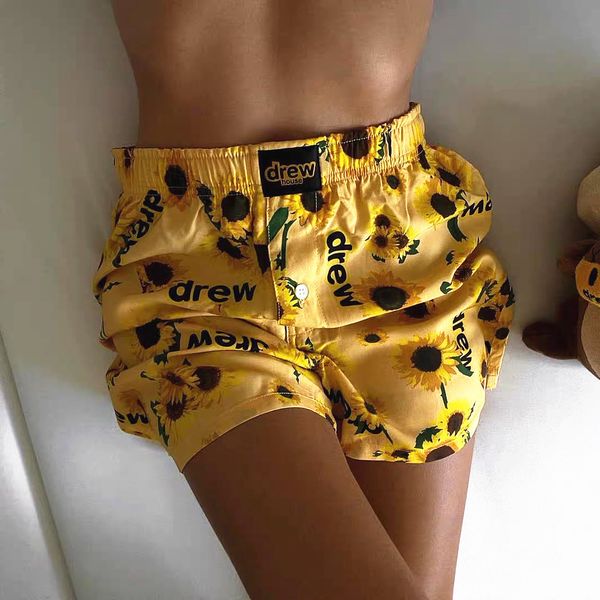 drew house smiley sunflower shorts fully printed hawaii summer beach couple trend loose five-point knee length short pants for men and women, White;black
drew house smiley sunflower shorts fully printed hawaii summer beach couple trend loose five-point knee length short pants for men and women, White;black